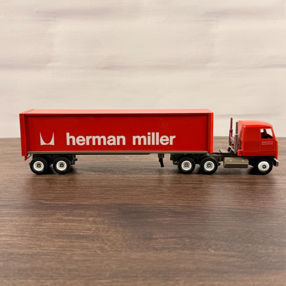 Winross Herman Miller Die-Cast Semi Truck Trailer Red 1:64 Scale Rochester NY